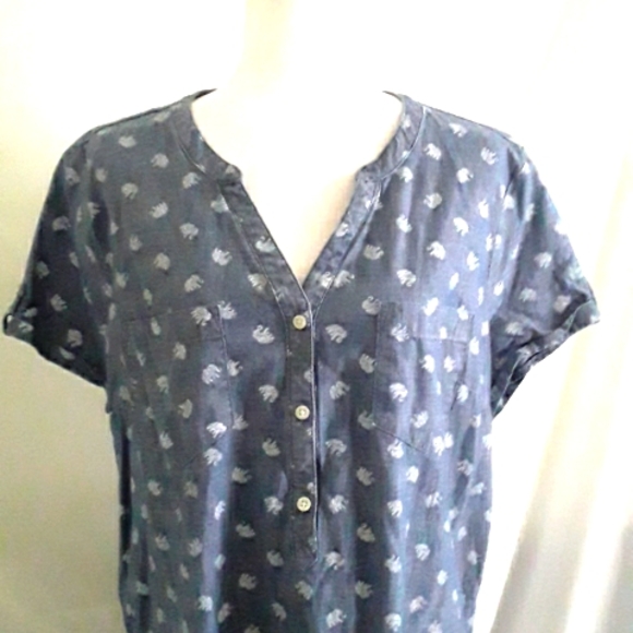 Lucky Brand Chambray Top - Picture 2 of 7